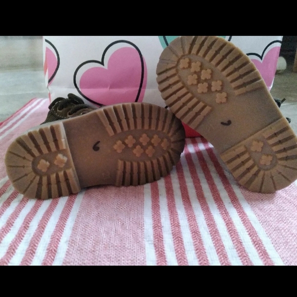 Boots - Picture 2 of 8